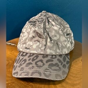 Val Leopard Active Ponyflo Cap Hat Taupe